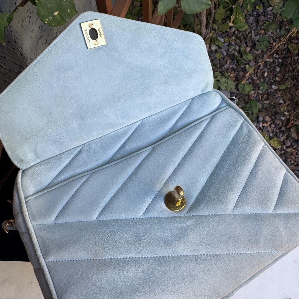 Chanel 90s Vintage Suede Quilted Camera Shoulder Bag - Picture 12 of 16